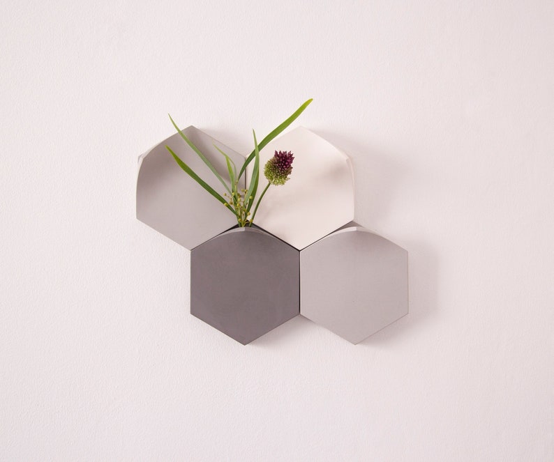 Pre-set hexagonal modular wall-mount vase in cool grey by Extra&ordinary Design image 1