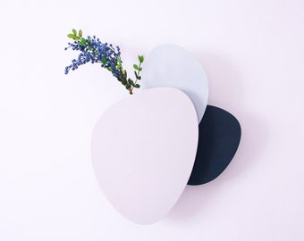 Pebble shape customisable arrangement wall vase/sculpture set in Cool Tone by Extra&ordinary Design