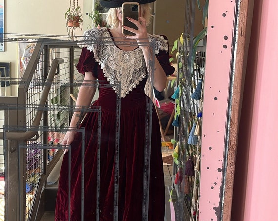 VTG 80s Images by Rich’s Oxblood Velvet and Lace Dress