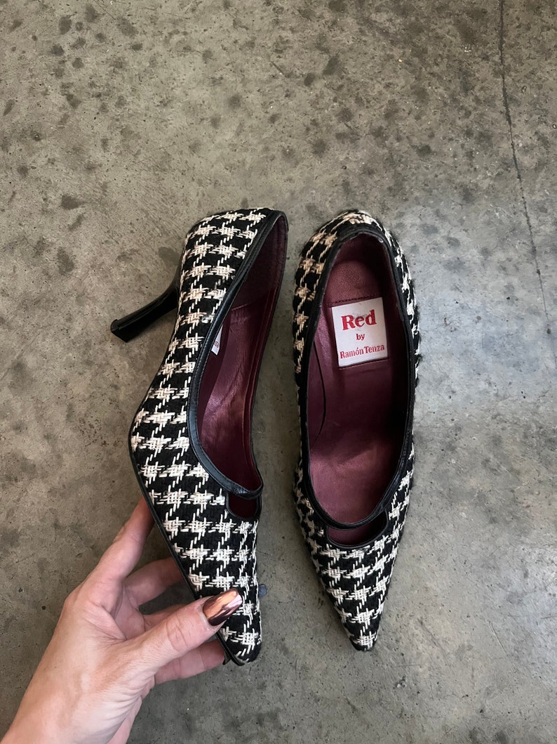 VTG 90s Houndstooth Tweed Red by Ramón Tenza Point Toe Heels image 2