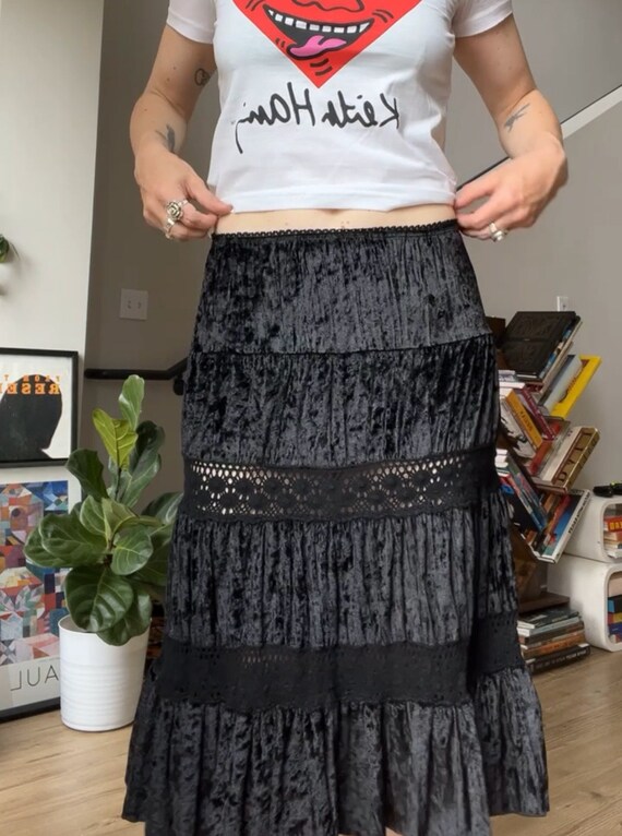 VTG Y2K Black Velvet/Lace Tiered Skirt