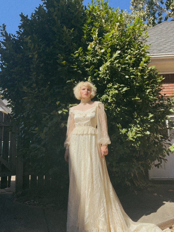 VTG 70s Cream Lace Bridal Gown