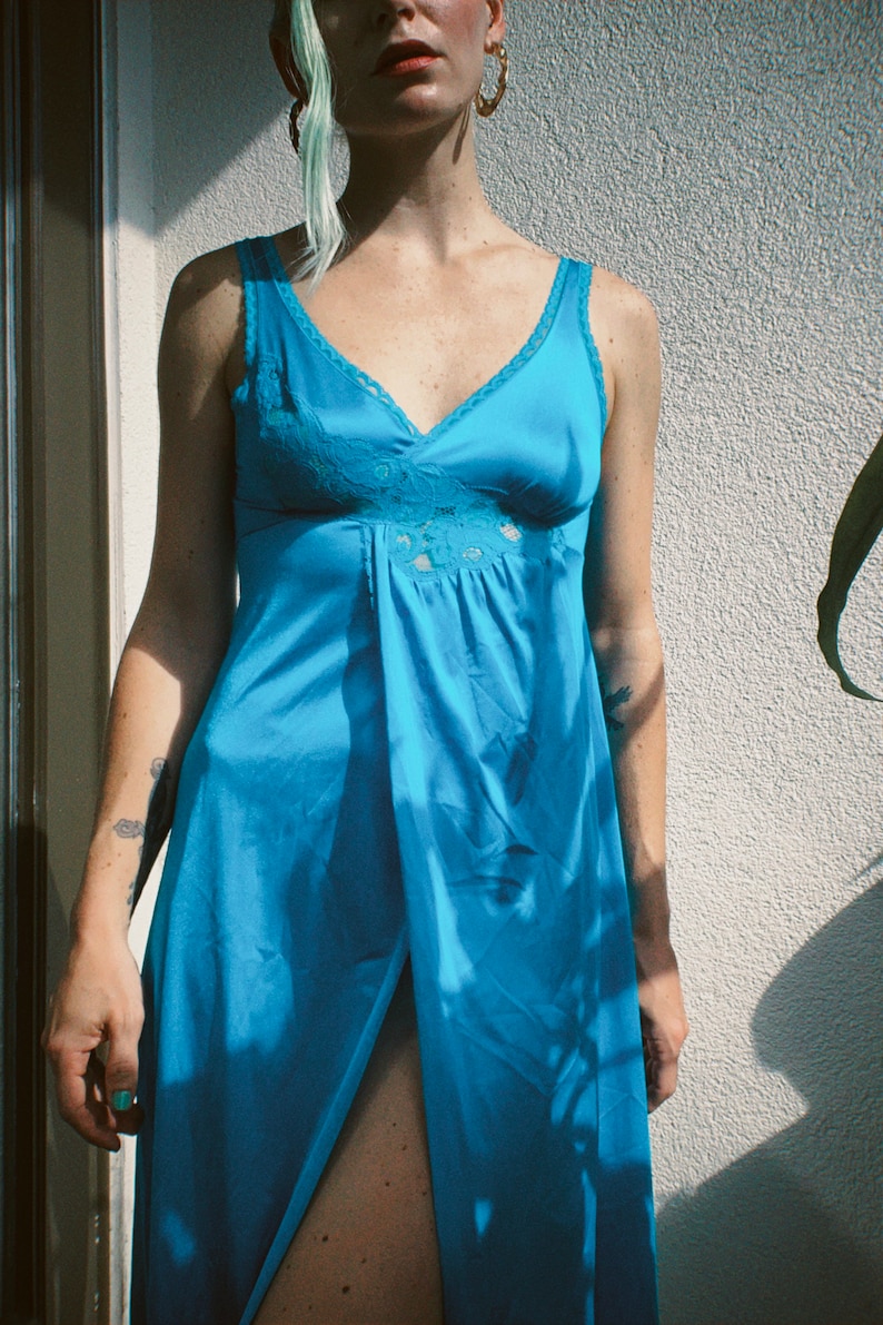 Hellblaues Nylon Slip Dress Bild 4