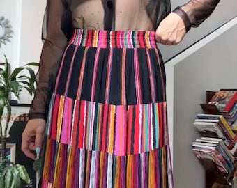 Falda midi escalonada a rayas estilo años 90