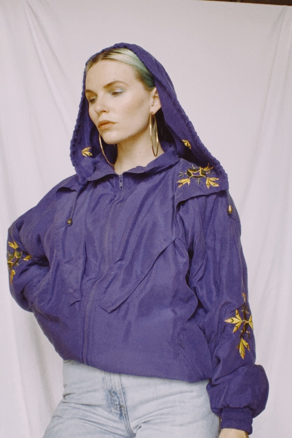 Vintage 80s | Violet Embroidered Hooded Silk Bombe