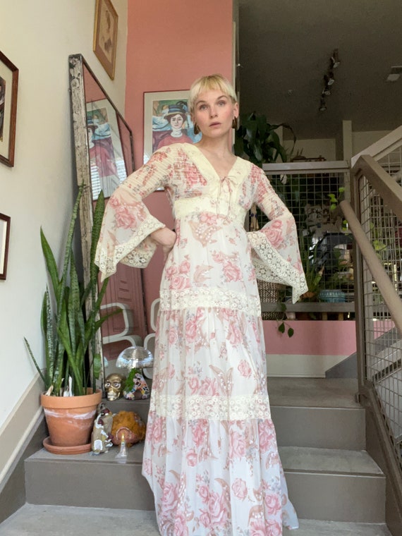 70s Rose Floral Flared Sleeve Lace Trim Maxi Dress