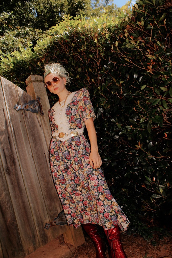 Vintage 80s | Floral Fit & Flare Cottagecore Dress