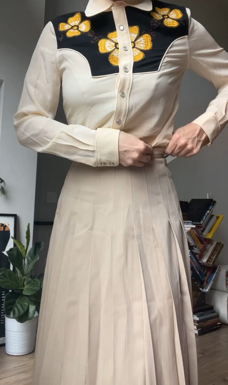 VTG 90s Tan Pleated Midi Skirt image 1