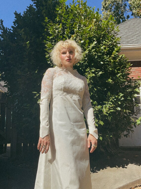 VTG 60s Long Sleeve Bridal Gown
