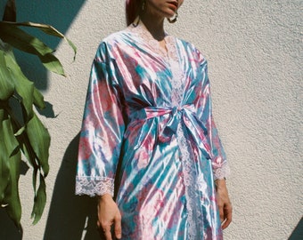 Vintage Pastel Floral Robe with Lace Trim