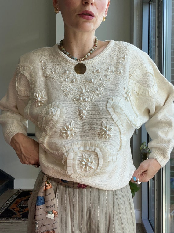 VTG 90s White Ribbon/Pearl Sweater