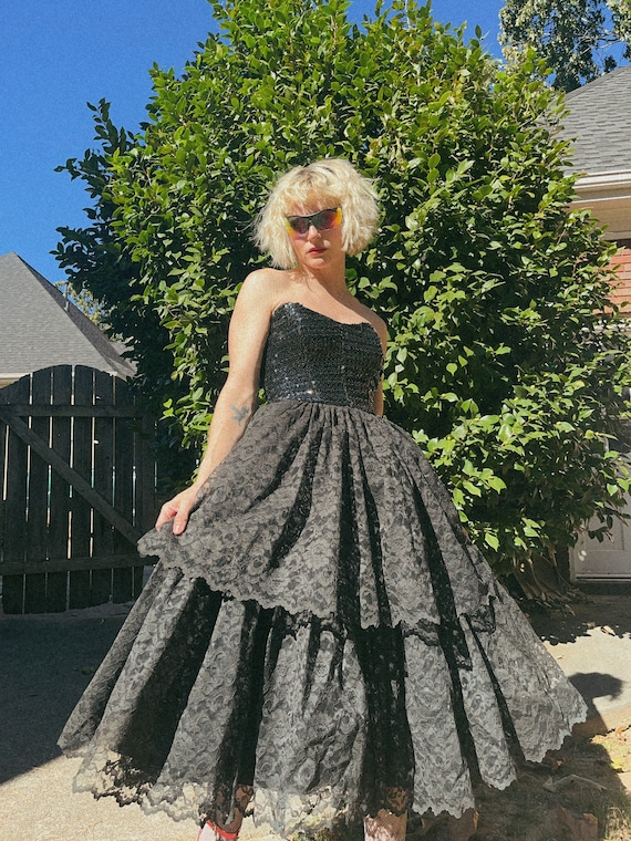 VTG 80s Black Lace/Sequin Tiered Full Skirt Strapless Dress