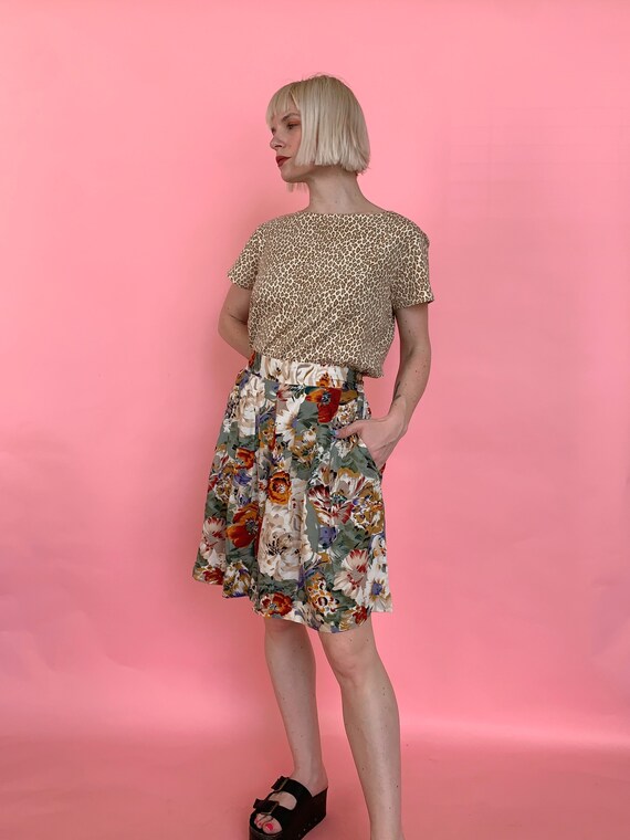 Vintage 80s Floral Bermuda Shorts