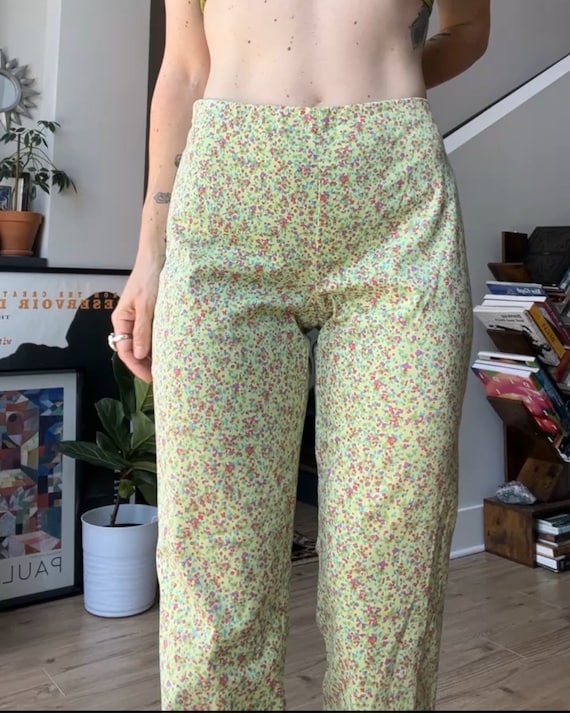 Vintage Y2K white pinstripe capri trousers