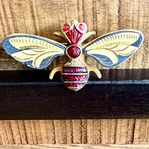 Vintage David Grau Signed Bee Brooch Gold Tone Ruby Red Rhinestone Enamel Insect Pin, Retro 1990s Spain Collectible Designer Costume Jewelry