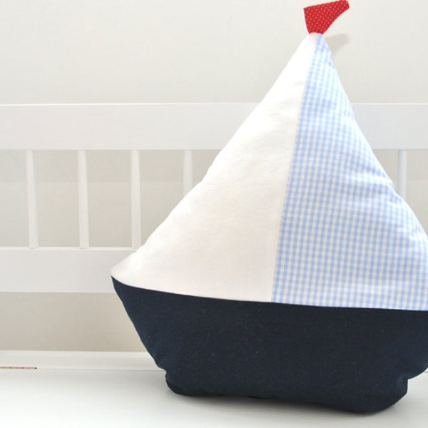 Kissen Segelboot, maritim, Kinderkissen, maritime Einrichtung, Kinderzimmer, Piratenzimmer, maritimes Kinderzimmer, kariert