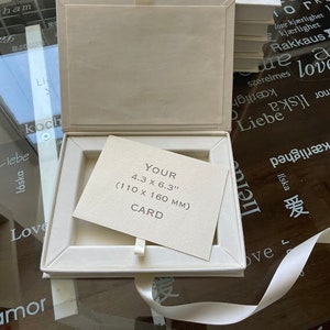 Elegante elfenbeinfarbene Samtbox für 10x15cm Hochzeitseinladungen - Luxuriöses Andenken für Ihren besonderen Tag