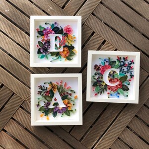 Friendship Day personalisiertes Geschenk, Quilling Letters - A bis Z Wandkunst für Paar, Freunde, Tochter, Sohn, Mutter, Vater, Lehrer, Geschenkidee