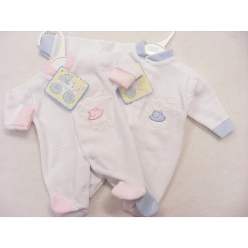 EARLY ARRIVAL/' BUNNY Prem velour sleepsuit