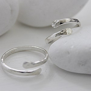 Hammered Ring - Textured Silver Wrap Ring - Adjustable Ring - Thumb Silver Ring - Minimalist Ring