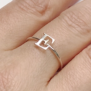 Anillo con inicial - Anillo personalizado - Anillo con letra - Anillo apilable - Anillo personalizado - Anillo hecho a mano