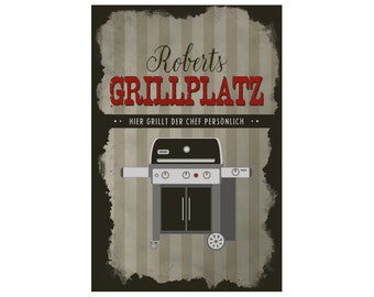 WANDKINGS individuelles Dekoschild "Grillplatz hier grillt der Chef persönlich - MIT WUNSCHNAME" 100 % - Made in Germany