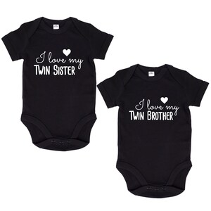 JUNIWORDS Babybody I love my twin brother & I love my twin sister Weiß Blau Rosa Weiß Schwarz 100 % Made in Germany zdjęcie 2