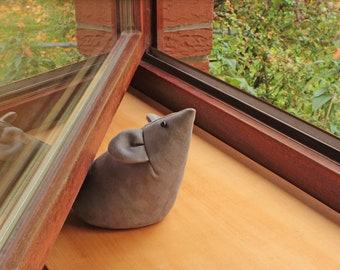 Window stopper made of imitation suede, decorative figure mouse, help with shock ventilation