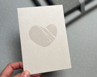 Carte coeur Saint Valentin, carte postale avec galet coeur, carte pour mariage, pour les vœux de Saint Valentin, comme message d'amour, coeur minimaliste