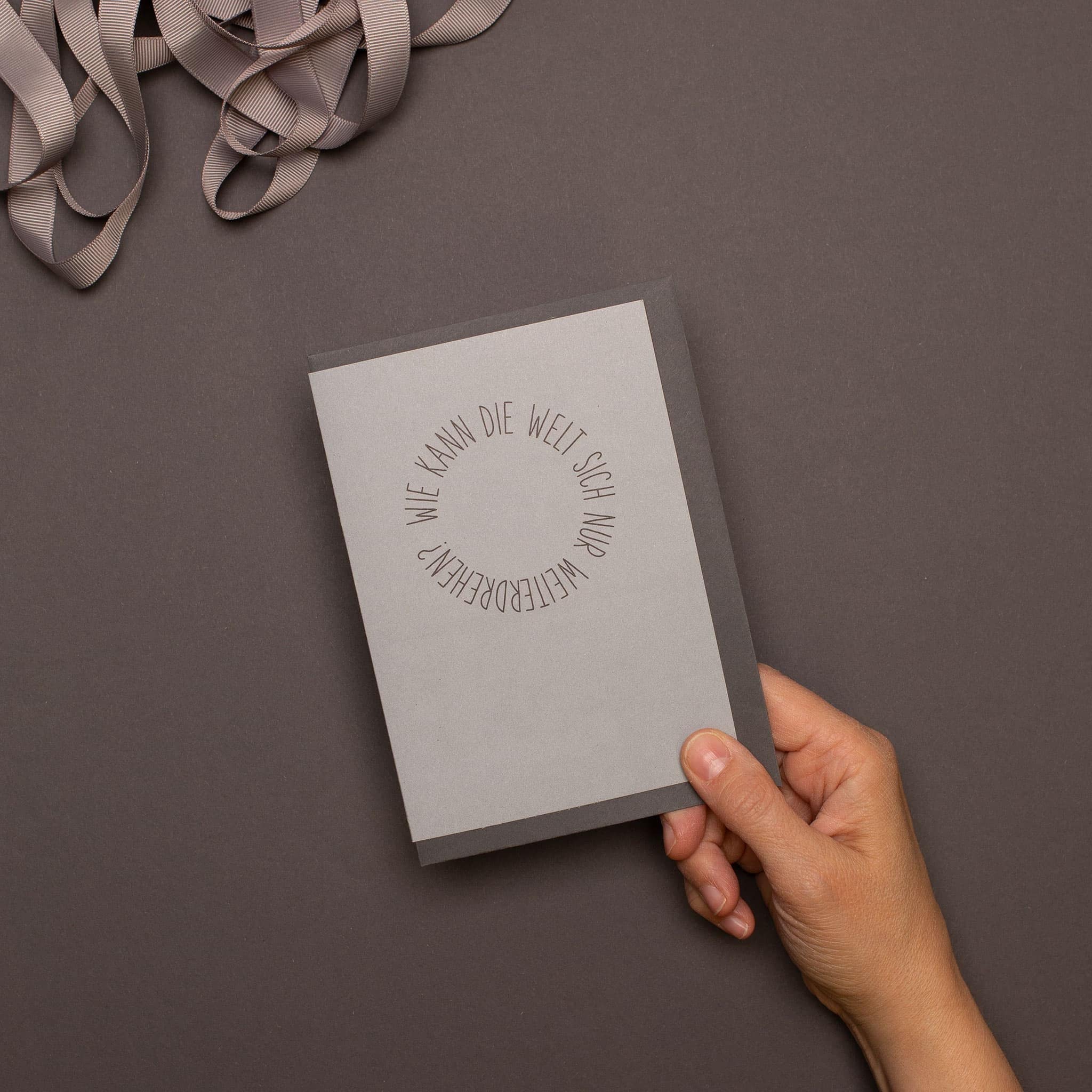 Simple mourning card "How can the world just keep turning", condolence card star child, write stylish condolence card, consolation card