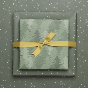 3x papel de regalo de doble cara Árboles de Navidad y estrellas en verde de papel reciclado, paquete de regalo festivo de Navidad para hombres y mujeres imagen 3