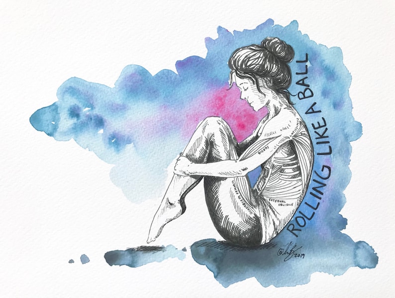 Puede incluir: Una ilustraci&oacute;n de acuarela de una persona sentada con las piernas cruzadas, con el texto "Rolling like a ball" escrito alrededor de la figura. Los m&uacute;sculos de la persona est&aacute;n dibujados en detalle, y el fondo es una acuarela azul y p&uacute;rpura.