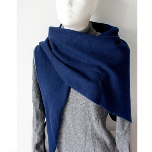 Your desired color and size, simple, knitted shawl made of soft wool / triangular shawl, triangular scarf, merino wool shawl, scarf, cloth