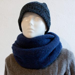 gestrickter, großer, blauer Loop / Infinity Schal aus Alpaka und Seide / Endlosschal, darkblue alpaca silk Loop scarf
