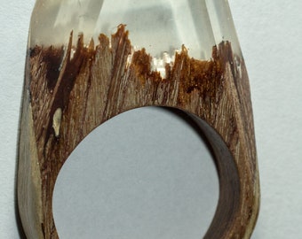 Bague en résine en bois