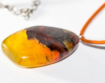 032 Resin jewelry, resin necklace, resin pendant