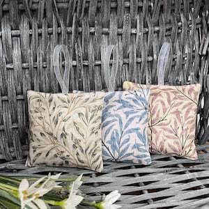 3 x William Morris Cotton Lavender Sachets: 100% natural dried super grade flower buds