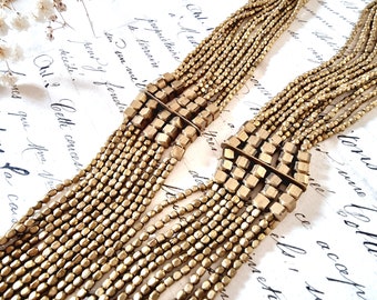 Vintage Messing Halskette mehrreihig mit Kugeln und Würfeln, Boho Kette Gold-Bronze, Collier Ethno Mode, Lässig-Elegant Halsschmuck Schmuck
