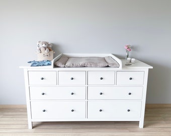 Étagère de rangement KraftKids pour table à langer blanche adaptée à la commode  HEMNES & IDANÄS -  France