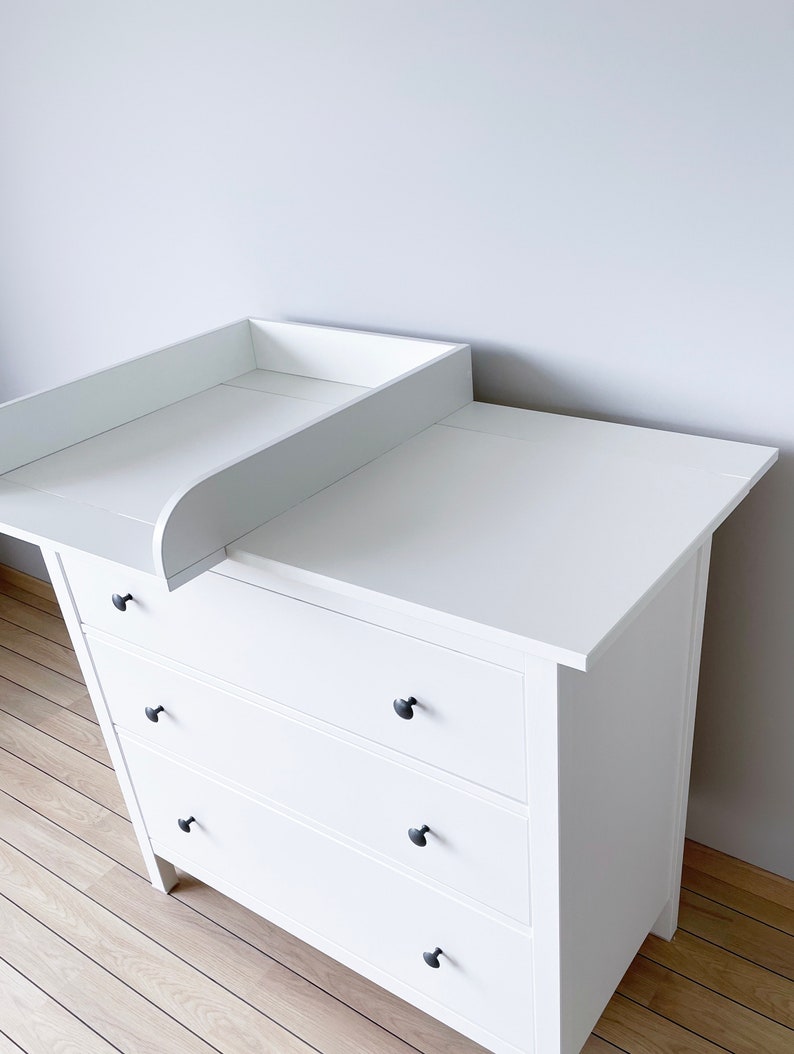 Wickelaufsatz Tisch à Langer weiß passend für Hemnes 108x96 cm, Liegefläche 50 x 70 cm, linke Seite. Bild 4
