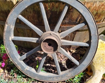 vieille roue de chariot rustique, roue de chariot, roue en bois