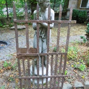alte hangeschmiedete Eisentür Gartentür um 1800