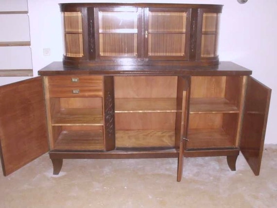 Grosser Wohnzimmerschrank - Minimalistisches und modernes Wohnzimmer