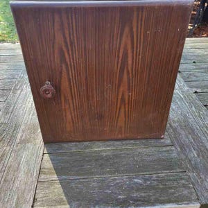 petit meuble mural, armoire, penderie