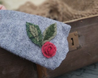 Cuffs made of pure sheep's wool in light gray with fine rose appliqué, exceptional hand warmers made entirely by hand, gift