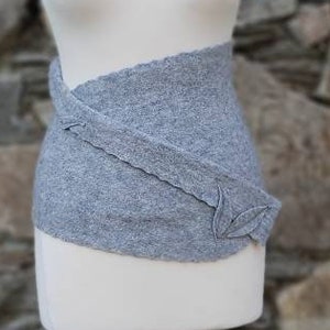 Kidney warmer in light gray made of pure sheep's wool, cacheur, hip flatterer, wool skirt, clothing made of virgin wool, stole, shoulder warmer, walk