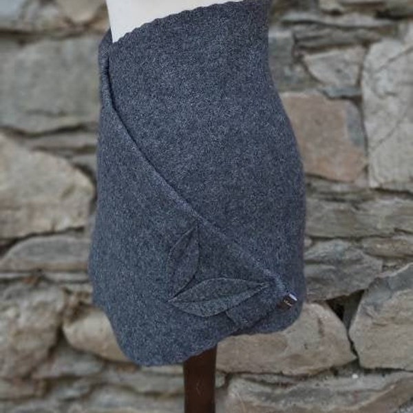 Cacheur in medium gray made of pure sheep's wool, hip flatterer, kidney warmer, wool skirt, clothing made of wool, wrap skirt, wool fabric, felt skirt