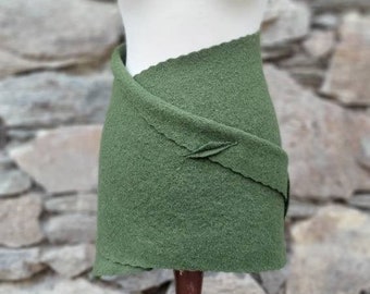 Cacheur in fir green made of pure sheep's wool, hip flatterer, kidney warmer, wool skirt, clothing made of wool, wrap skirt, shoulder warmer