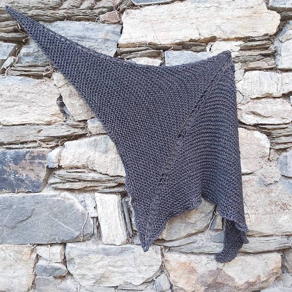 knitted triangular scarf made of recycled sheep's wool and cotton, shoulder scarf, stole, shawl, medieval, wrap scarf, Outlander, Highland