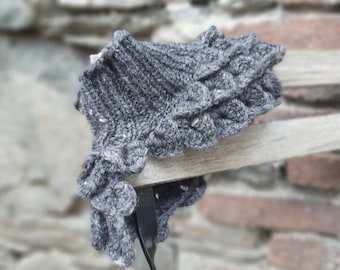 handmade loop made of alpaca soft tweed in gray, exclusive shawl collar, crochet pattern, soft neck flatterer, scarf with dragon pattern